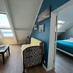 Les Pieds Dans L'eau - Vicq-mer