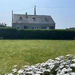 Les Pieds Dans L'eau - Vicq-mer * Cosqueville