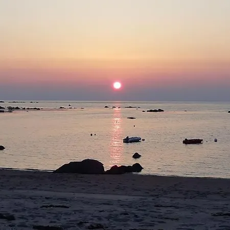 Les Pieds Dans L'eau - Vicq-mer * Cosqueville