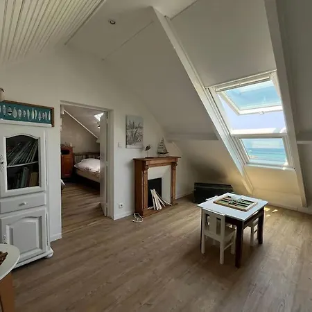 Les Pieds Dans L'eau - Vicq-mer * Cosqueville