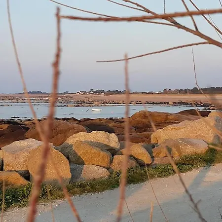 Les Pieds Dans L'eau - Vicq-mer Cosqueville