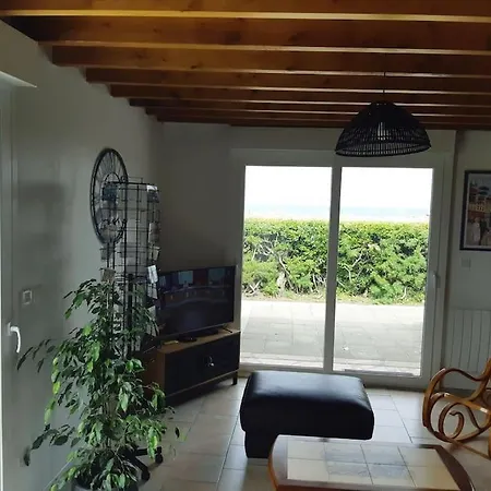 Les Pieds Dans L'eau - Vicq-mer Cosqueville