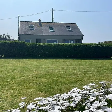 Les Pieds Dans L'eau - Vicq-mer * Cosqueville