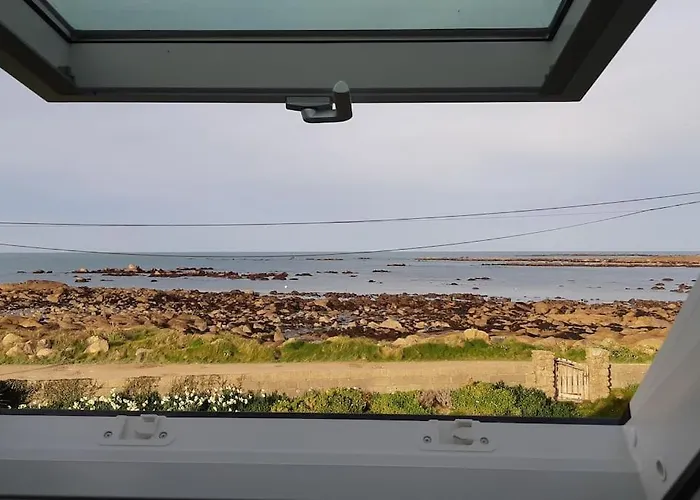 Les Pieds Dans L'eau - Vicq-mer Cosqueville